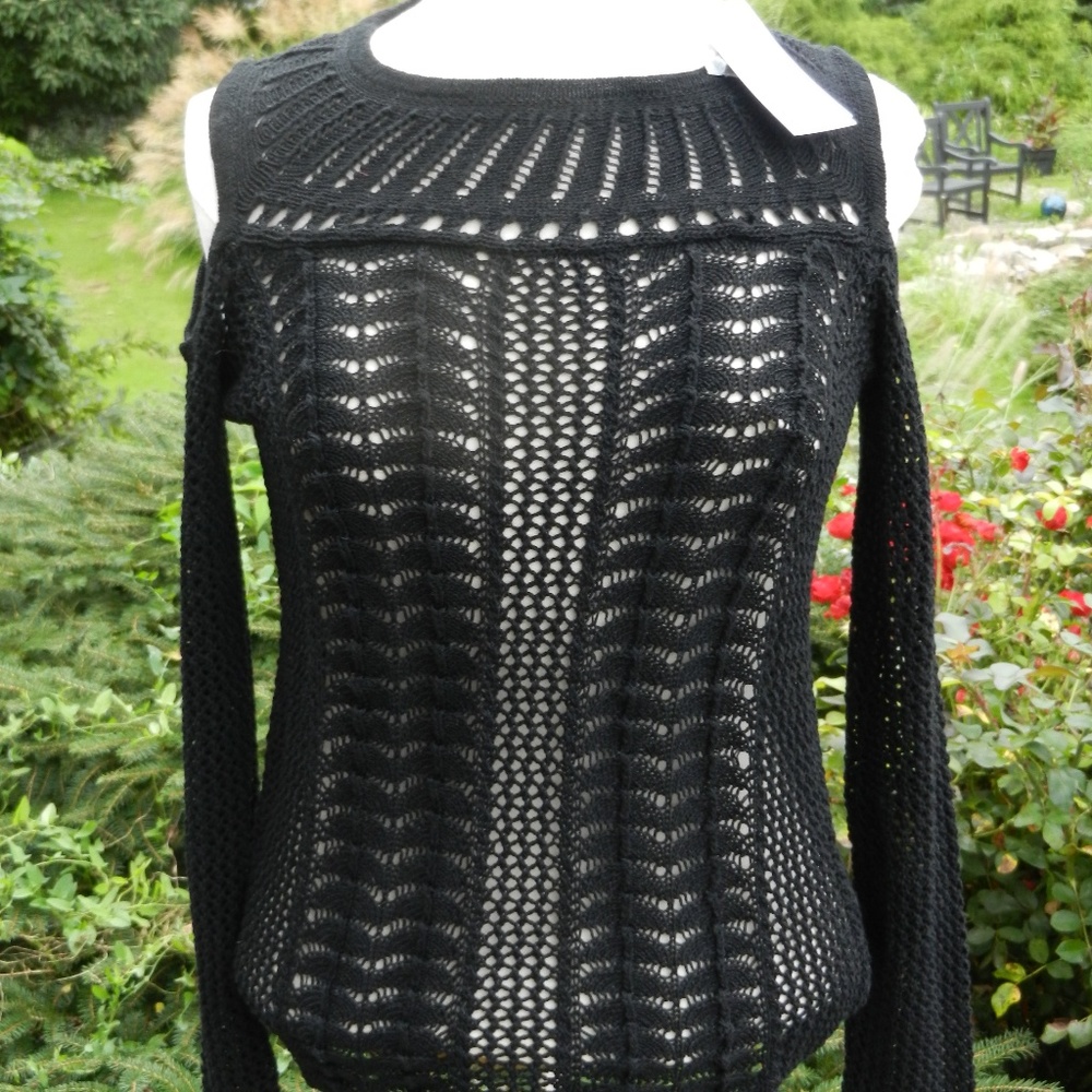 Jessica Simpson S Black Cierra Shoulder Sweater